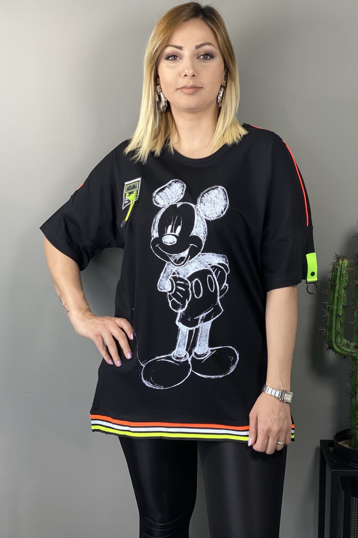 Mickey Mouse Renkli Şerit Detaylı T Shırt 