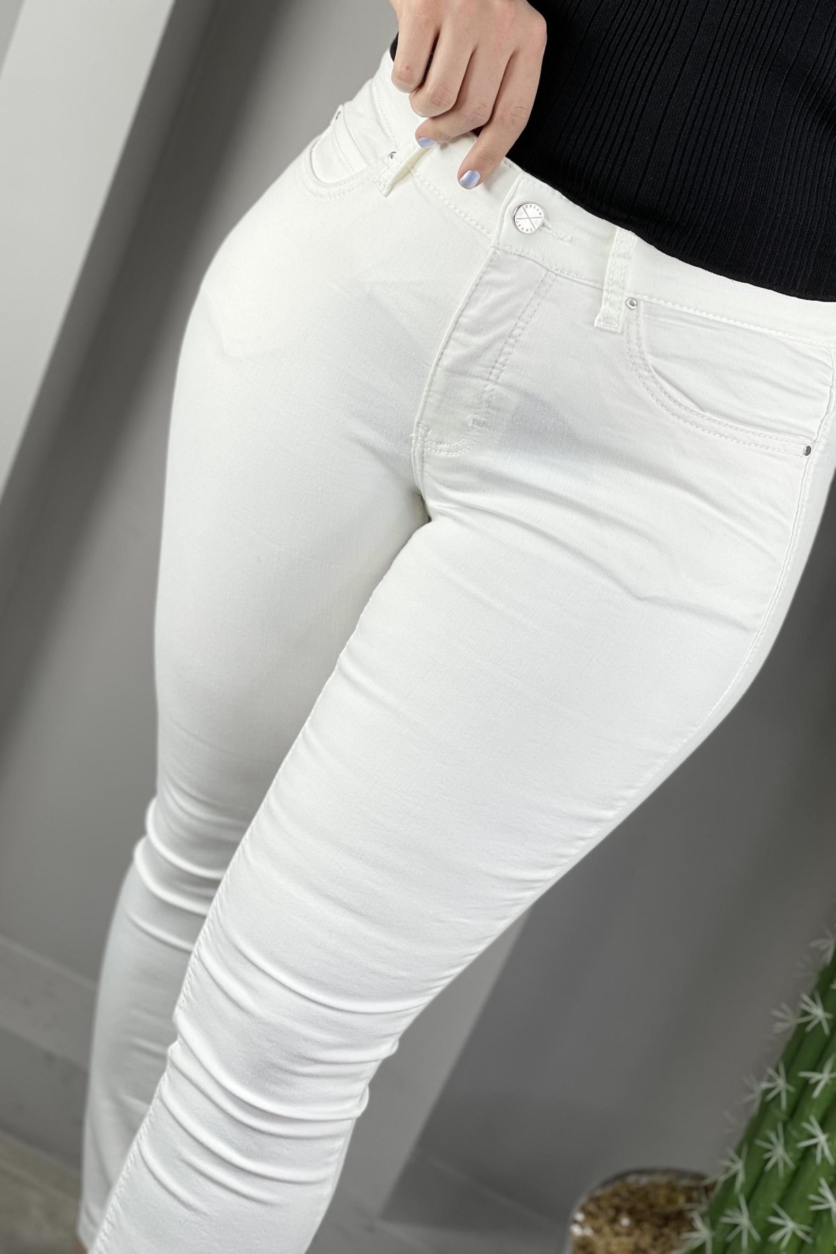 Dar Paça Beyaz Kot Pantolon 